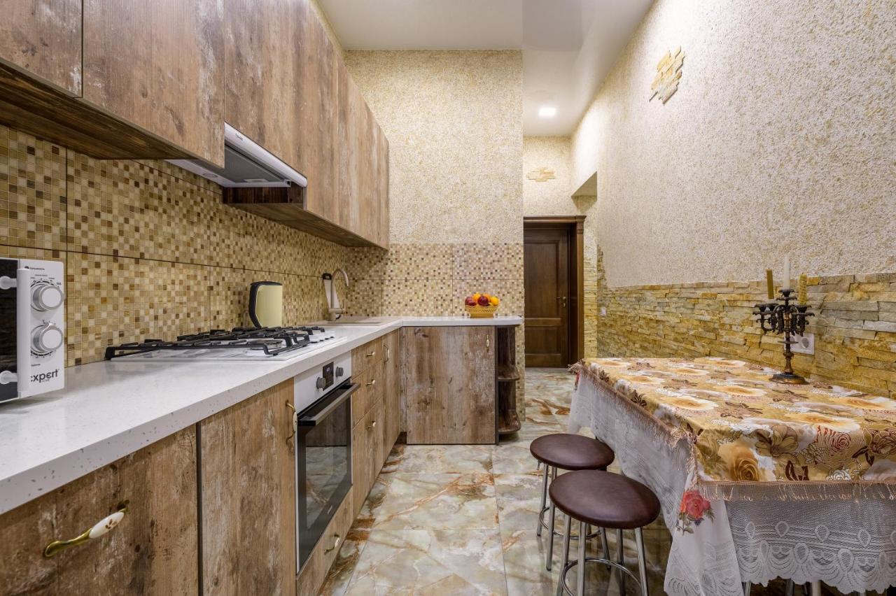 Noviy Svit 4 Apartments Liov Exterior foto